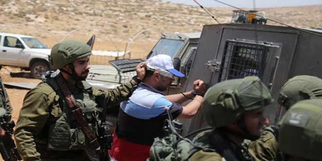 قوات الاحتلال تقتحم مخيم العروب وتعتقل فلسطينيين