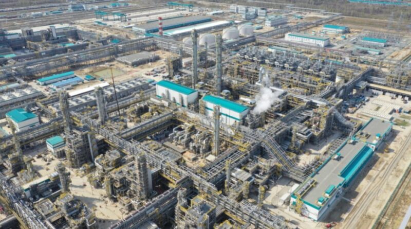 بدأت شركة البتروكيماويات الروسية العملاقة “سيبور” بتنفيذ مشروع بناء مجمع للغاز والكيميائيات