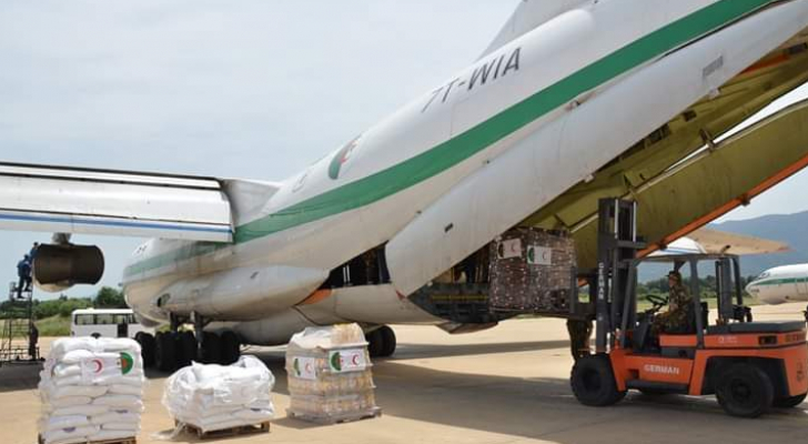 4 طائرات وباخرة مساعدات إنسانية من الجزائر إلى لبنان
