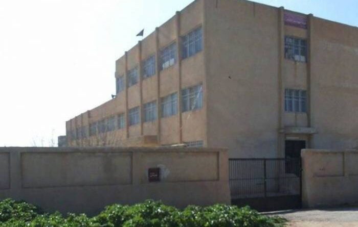 ميليشيا "قسد" تمنع الكوادر الإدارية من الدخول إلى مدارس حي طي بالقامشلي