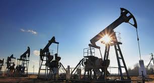 مع زيادة مخزونات الخام الأمريكية.. تراجع أسعار النفط