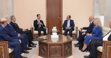 الرفيق بشار الأسد الأمين العام لحزب البعث العربي الاشتراكي يستقبل أعضاء القيادة المركزية السابقة